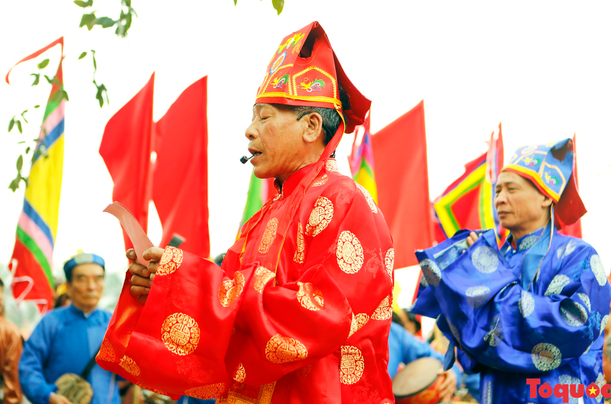 Phú Thọ độc đáo Lễ hội Vua Hùng dạy dân cấy lúa - Ảnh 1.