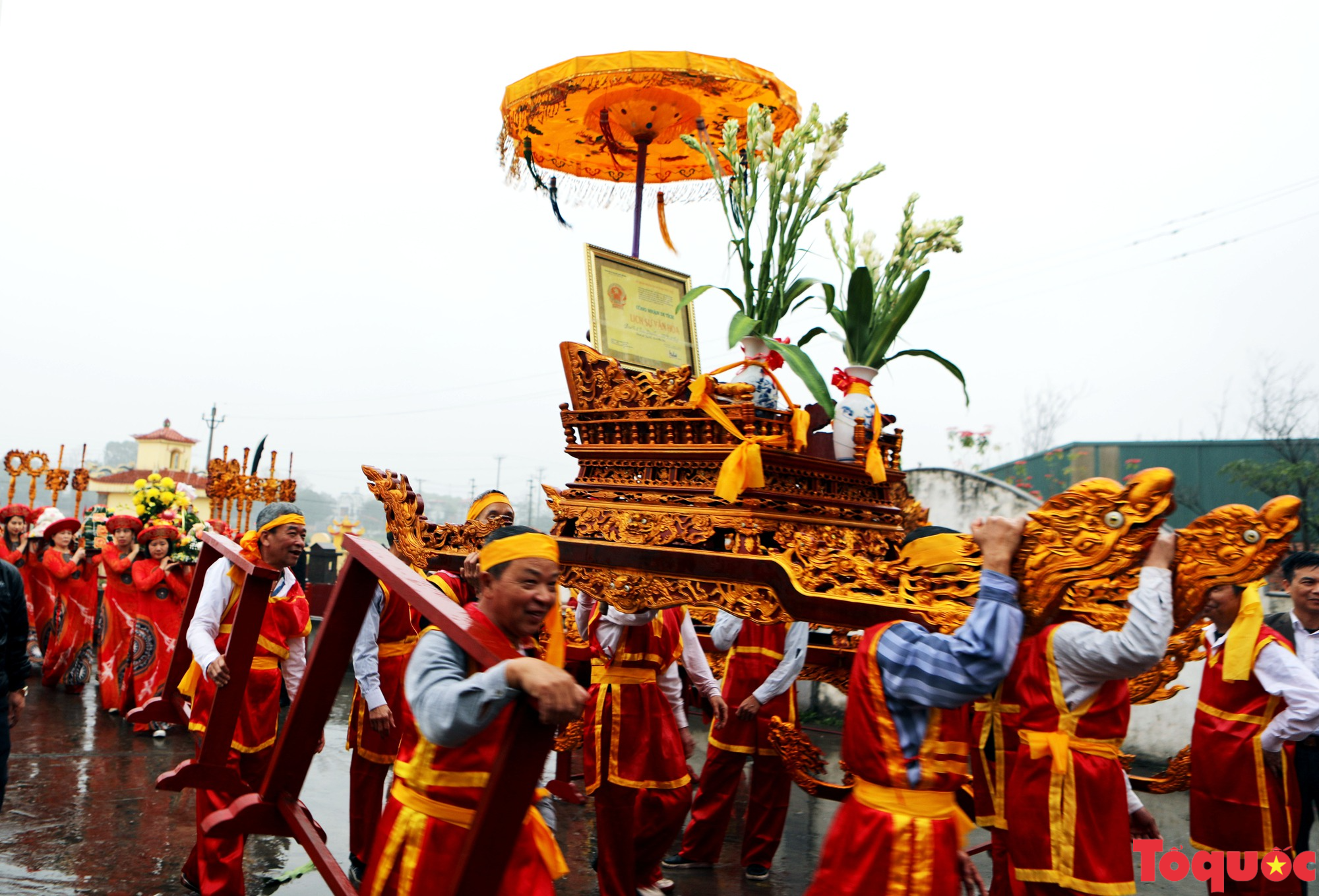 Phú Thọ độc đáo Lễ hội Vua Hùng dạy dân cấy lúa - Ảnh 7.