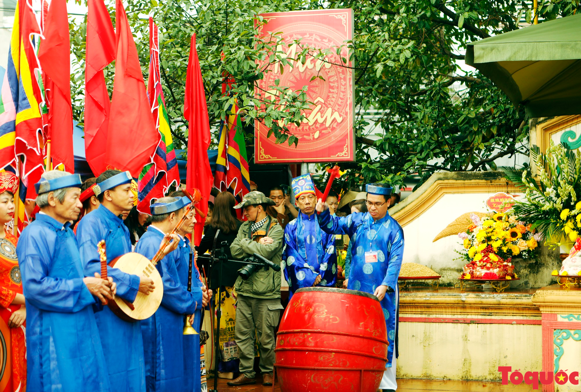 Phú Thọ độc đáo Lễ hội Vua Hùng dạy dân cấy lúa - Ảnh 13.