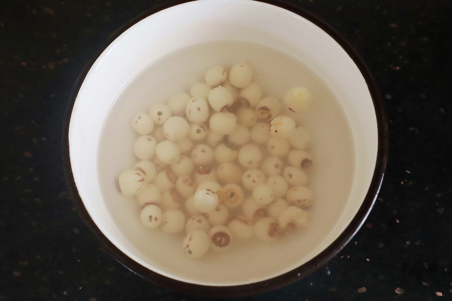 Bao tử hầm hạt sen: Món ngon bổ dưỡng lúc giao mùa - Ảnh 2.