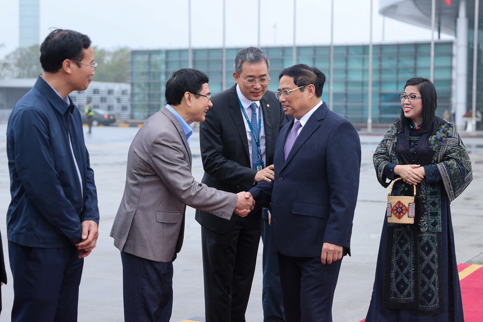 Thủ tướng lên đường thăm chính thức Cộng hòa Singapore và Brunei Darussalam - Ảnh 3.