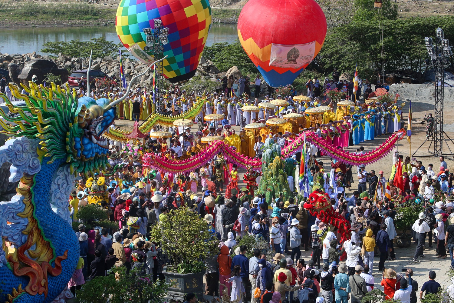 Hàng vạn người chen chân dự Lễ hội Quán Thế âm lớn nhất từ trước đến nay tại Đà Nẵng - Ảnh 12.