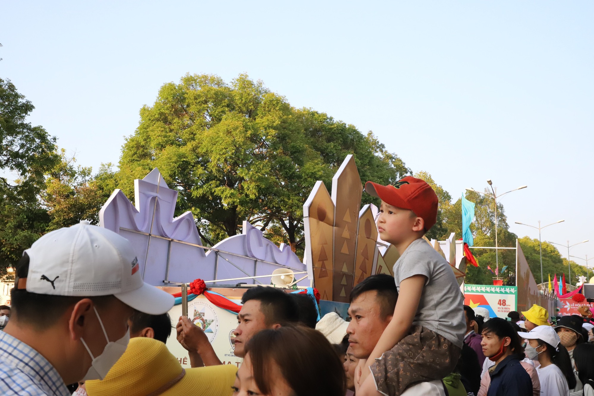 Đậm sắc màu văn hoá Tây Nguyên tại Lễ hội đường phố Buôn Ma Thuột - Ảnh 12.