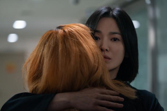 Lâu rồi mới có phim Hàn được chấm điểm tuyệt đối bởi giới phê bình quốc tế, nữ chính đỉnh đến không thể rời mắt - Ảnh 1.