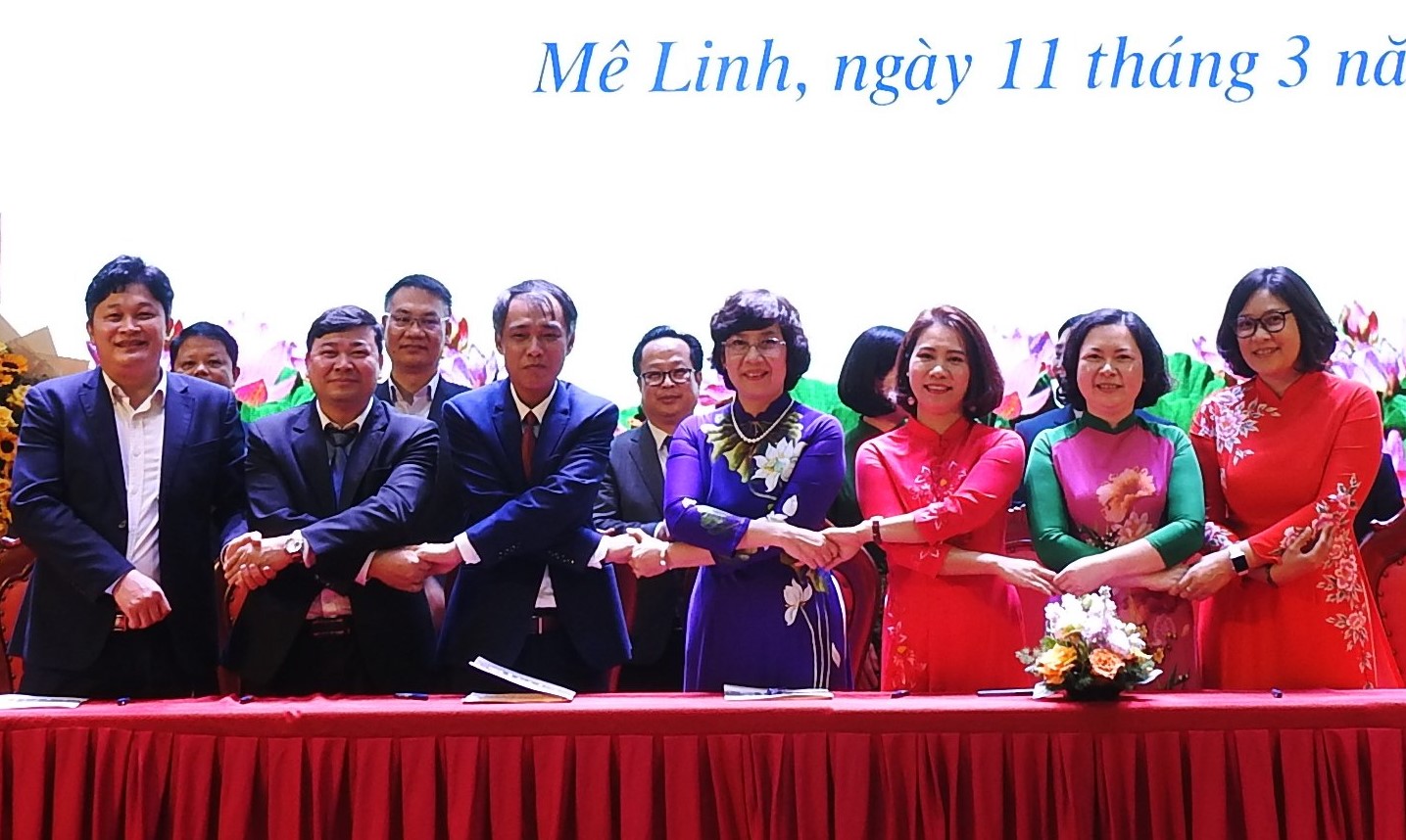 Huyện Mê Linh và quận Long Biên ký kết hỗ trợ phát triển giáo dục và đào tạo - Ảnh 3.