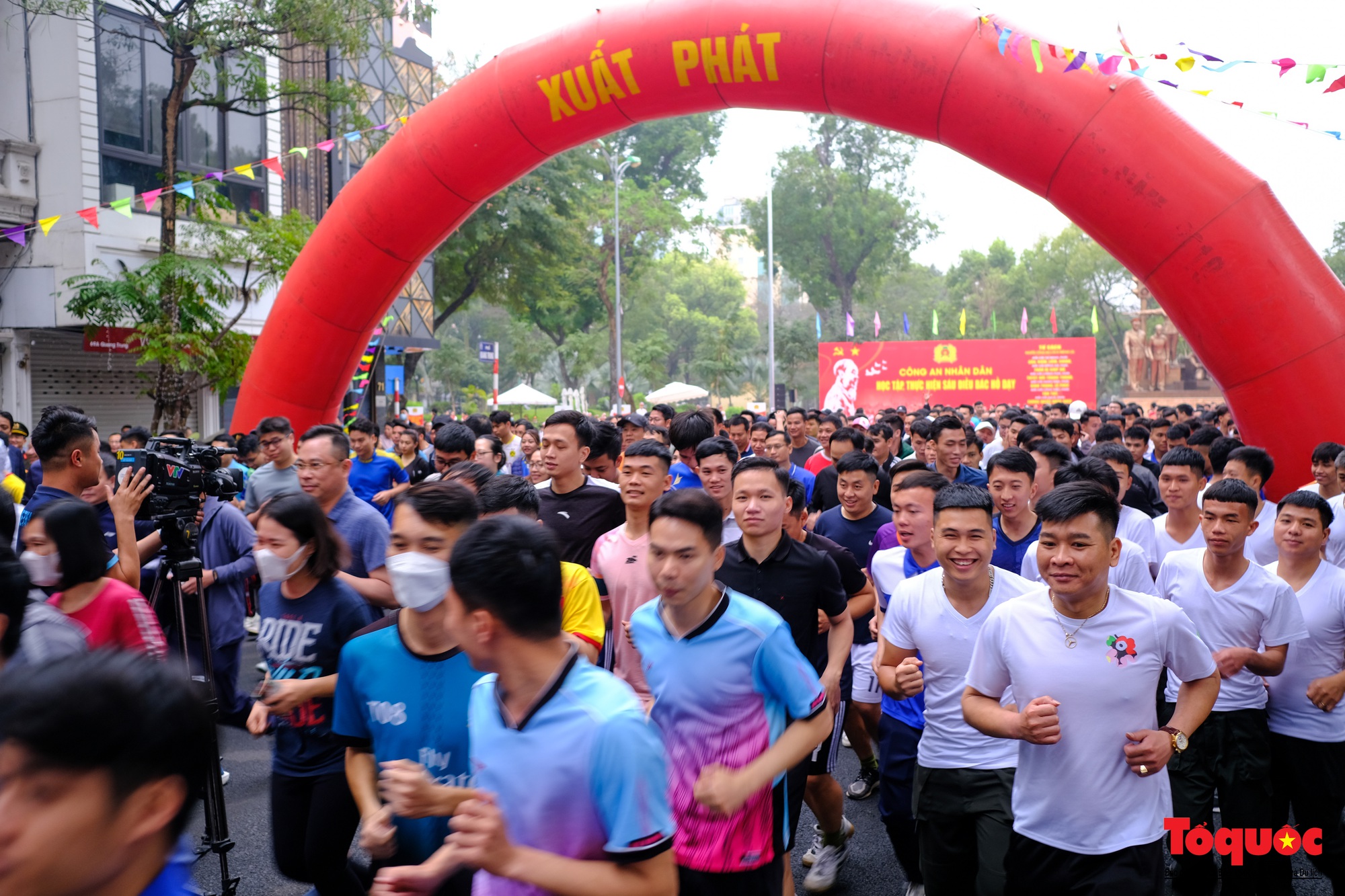 Bộ Công an tổ chức Ngày chạy Olympic vì sức khỏe toàn dân - Ảnh 6.