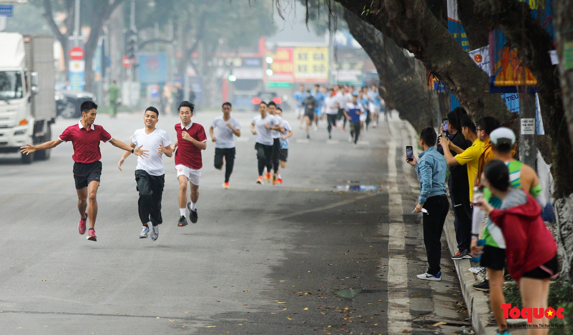 Bộ Công an tổ chức Ngày chạy Olympic vì sức khỏe toàn dân - Ảnh 9.