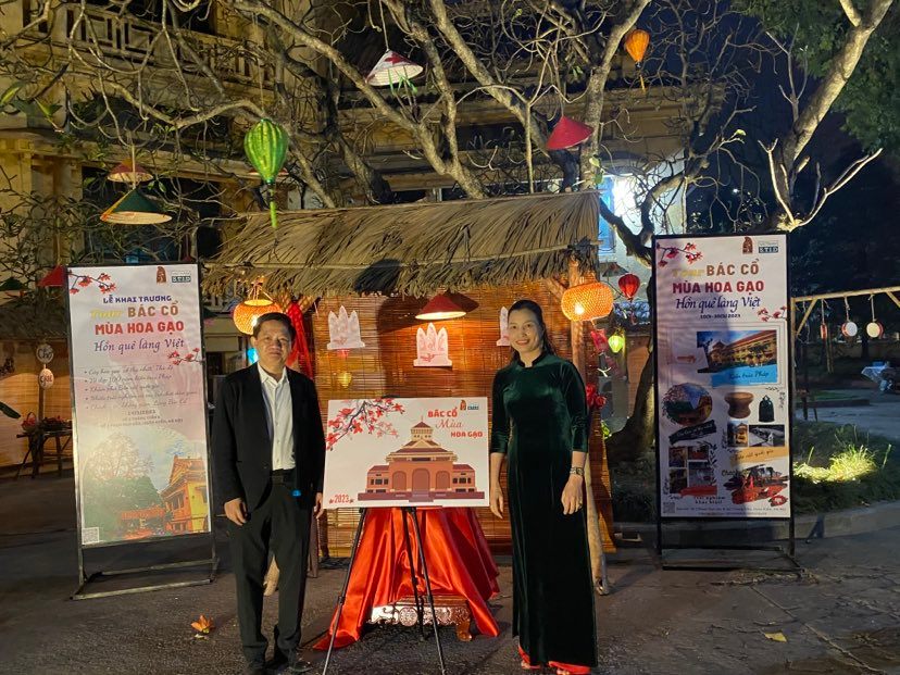 Lần đầu tiên khám phá Bảo tàng lịch sử vào ban đêm, trải nghiệm đánh trống đồng