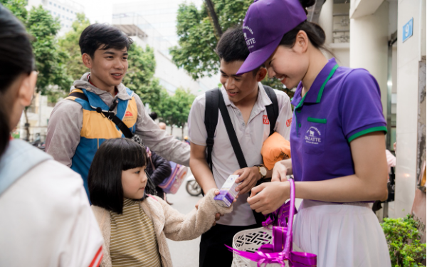 Chương trình &quot;Thưởng thức sữa ngon thượng hạng&quot; của Dalatte thu hút người tiêu dùng - Ảnh 1.