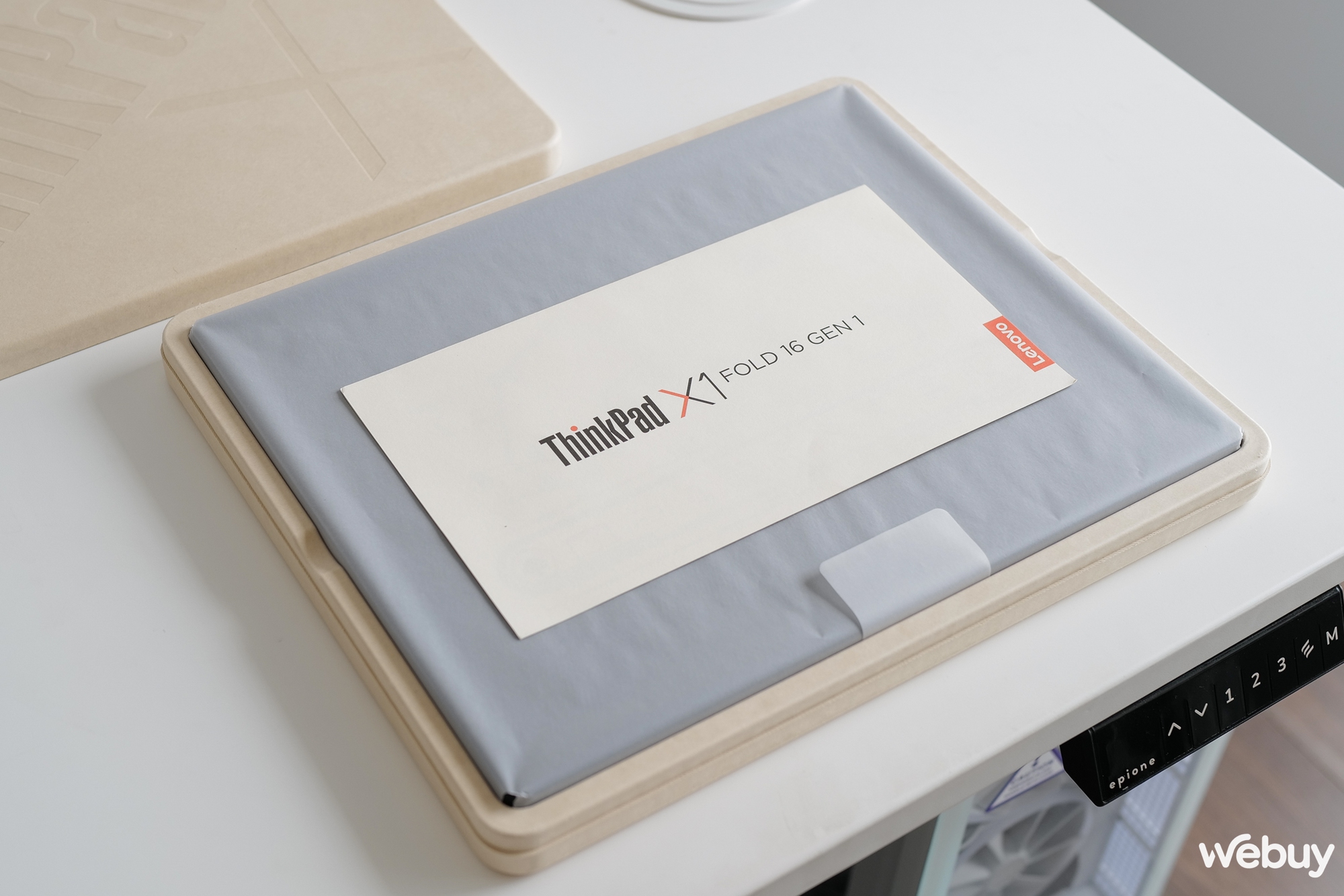 Cận cảnh Lenovo ThinkPad X1 Fold 16 Gen 1: Laptop doanh nhân 16 inch trong thân hình máy tính bảng Cận cảnh Lenovo ThinkPad X1 Fold 16 Gen 1: Laptop doanh nhân 16 inch trong thân hình máy tính bảng