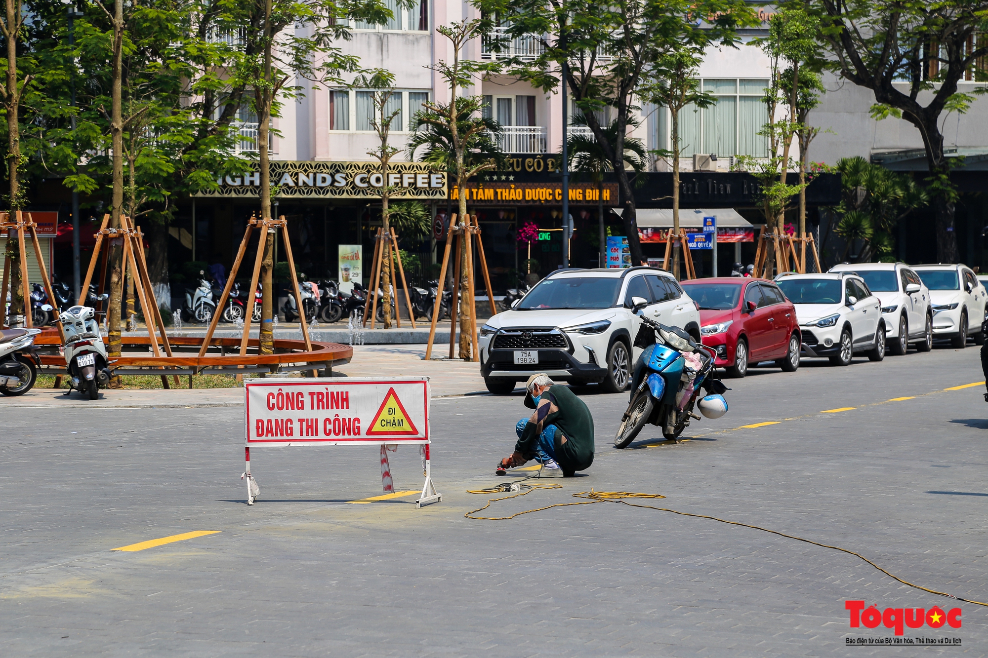 Diện mạo phố đi bộ gần trăm tỷ của TP Huế trước thời điểm đưa vào hoạt động - Ảnh 7.