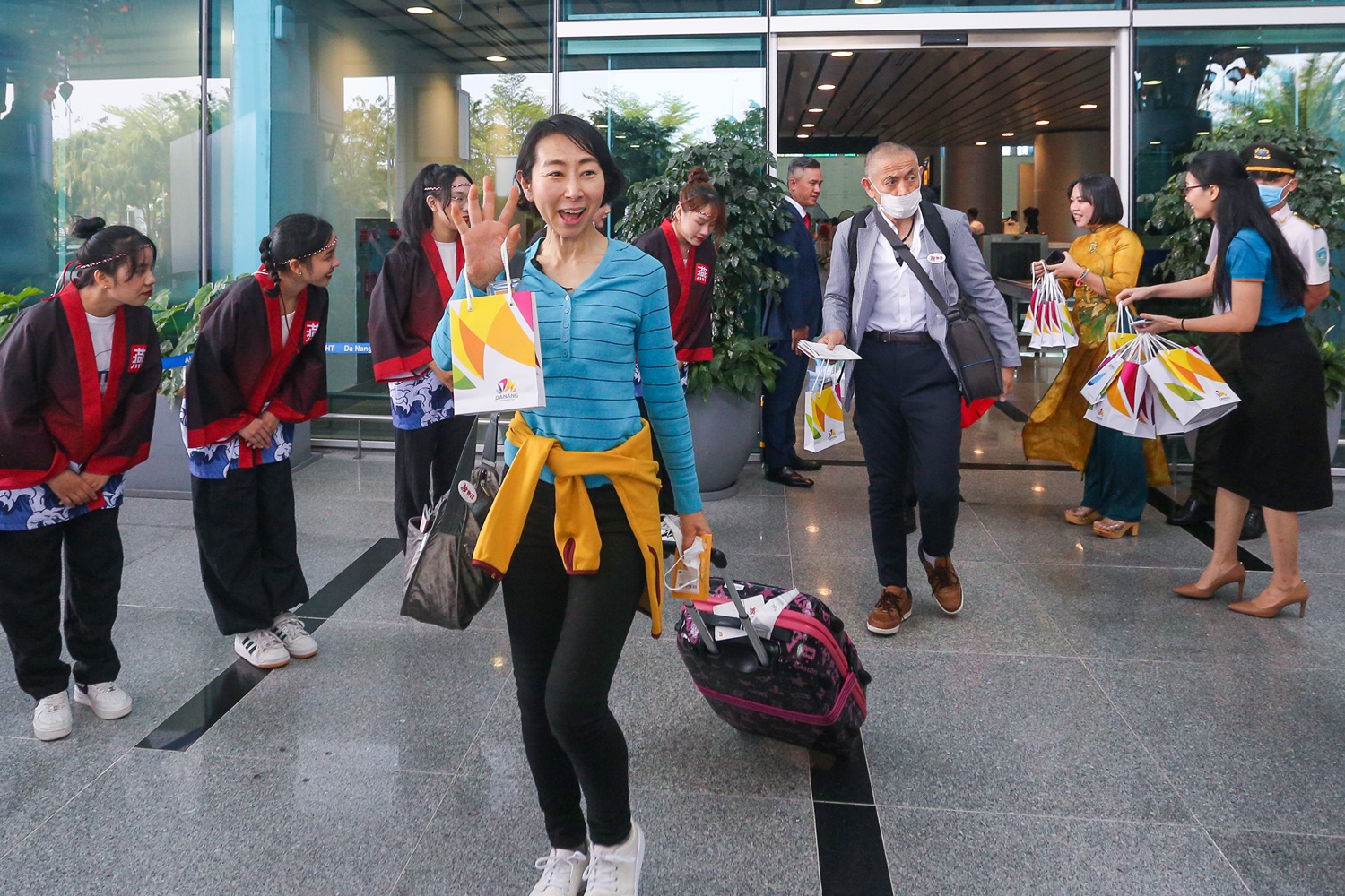Nhật Bản mở lại đường bay thường kỳ đầu tiên đưa du khách đến Đà Nẵng - Ảnh 7.