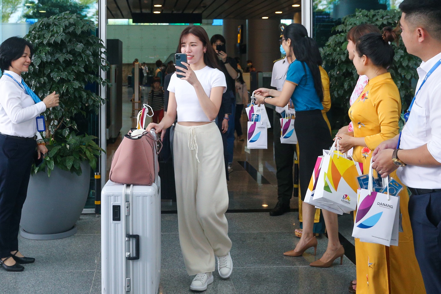 Nhật Bản mở lại đường bay thường kỳ đầu tiên đưa du khách đến Đà Nẵng - Ảnh 5.