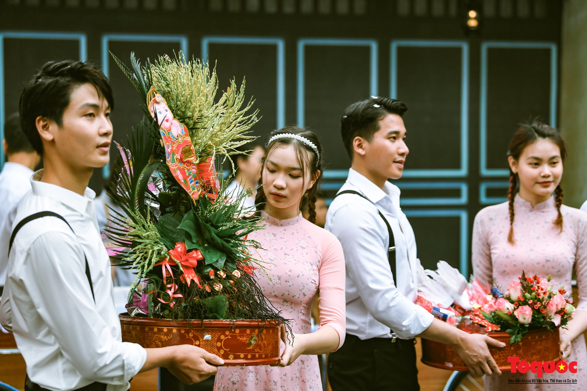 Du khách nước ngoài thích thú với đám cưới của người Hà Nội xưa - Ảnh 12.