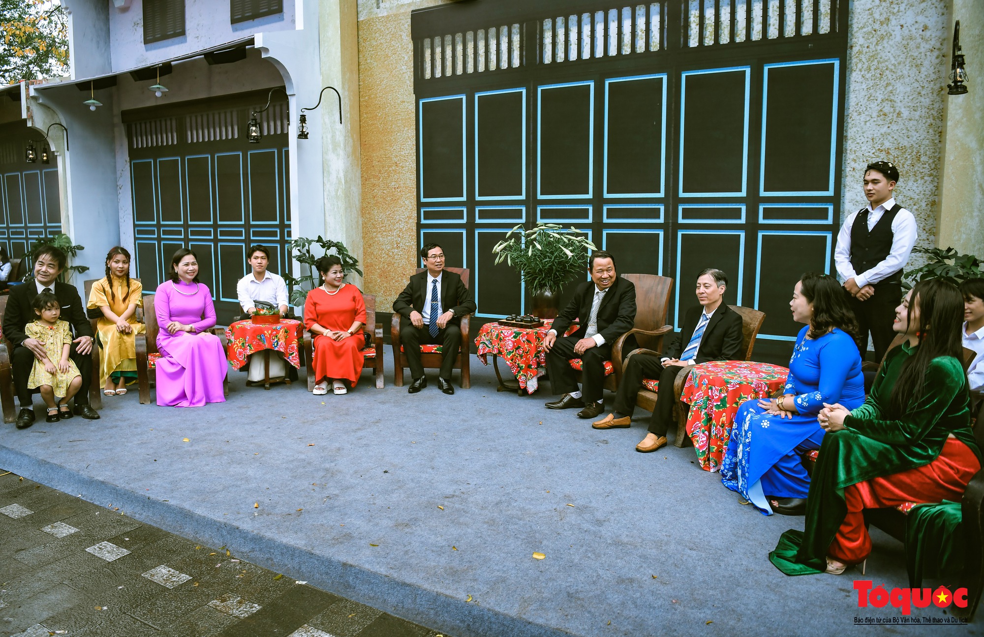 Du khách nước ngoài thích thú với đám cưới của người Hà Nội xưa - Ảnh 14.