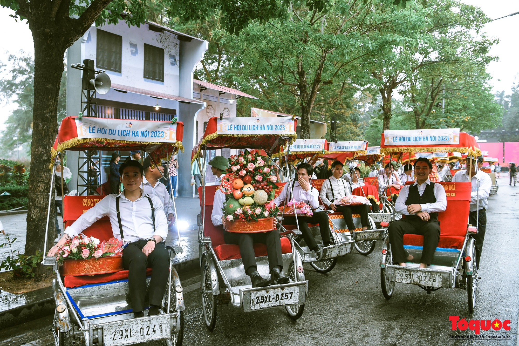 Du khách nước ngoài thích thú với đám cưới của người Hà Nội xưa - Ảnh 8.