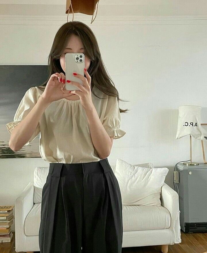 Có 1 kiểu áo công sở vừa tinh tế lại nhẹ nhàng, chị em mua về diện hè là thanh lịch khỏi chê - Ảnh 10. Có 1 kiểu áo công sở vừa tinh tế lại nhẹ nhàng, chị em mua về diện hè là thanh lịch khỏi chê - Ảnh 10.