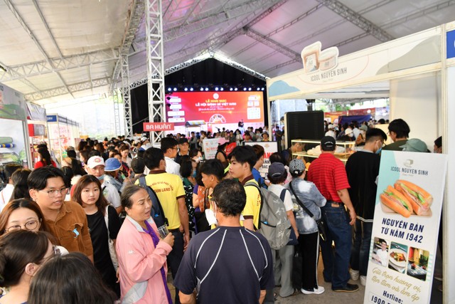 Lễ hội Bánh mì Việt Nam lần thứ I thu hút hơn 50.000 lượt khách tham dự - Ảnh 4.