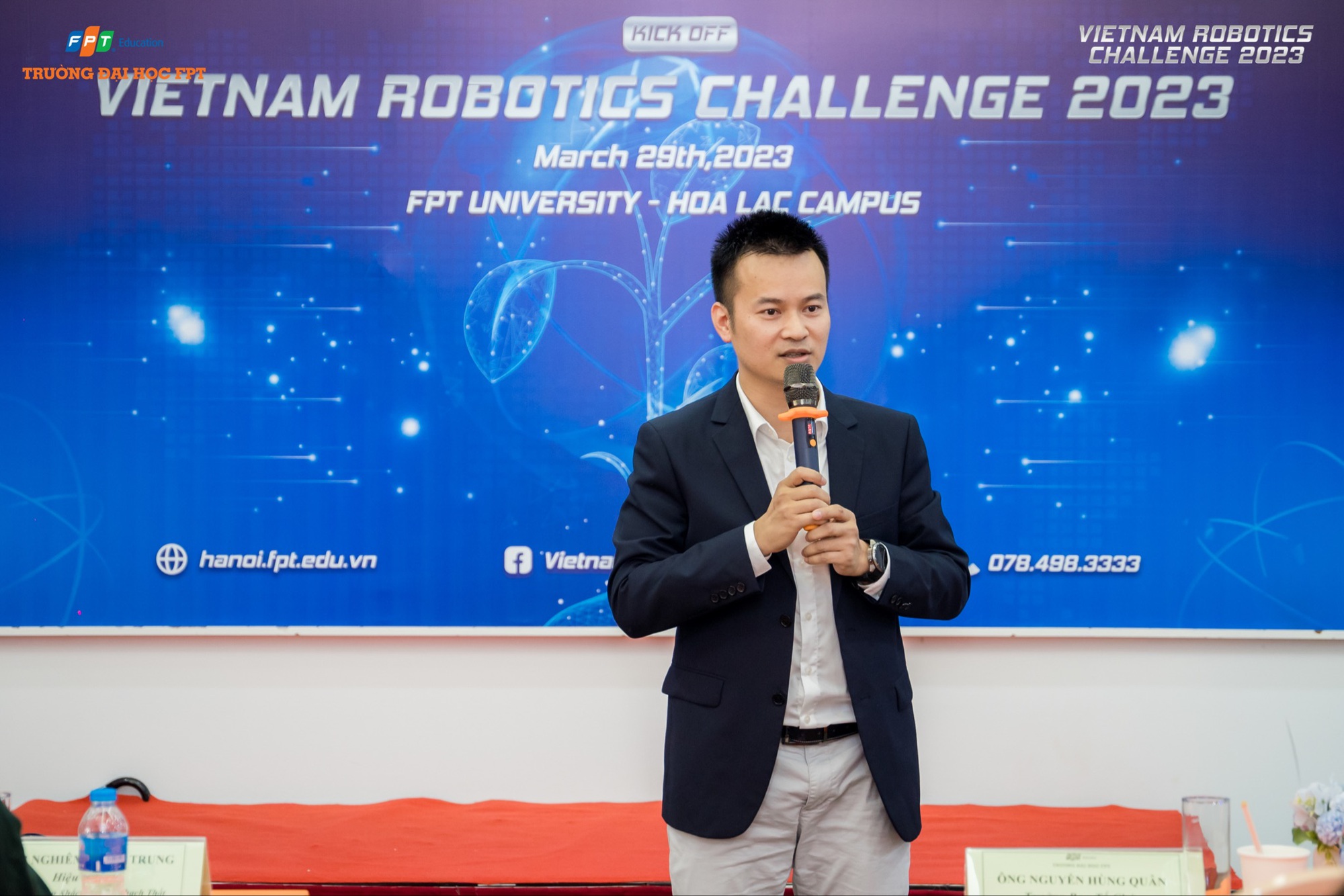 Đại học FPT phát động cuộc thi Vietnam Robotics Challenge 2023 cho học sinh THPT toàn quốc - Ảnh 2.