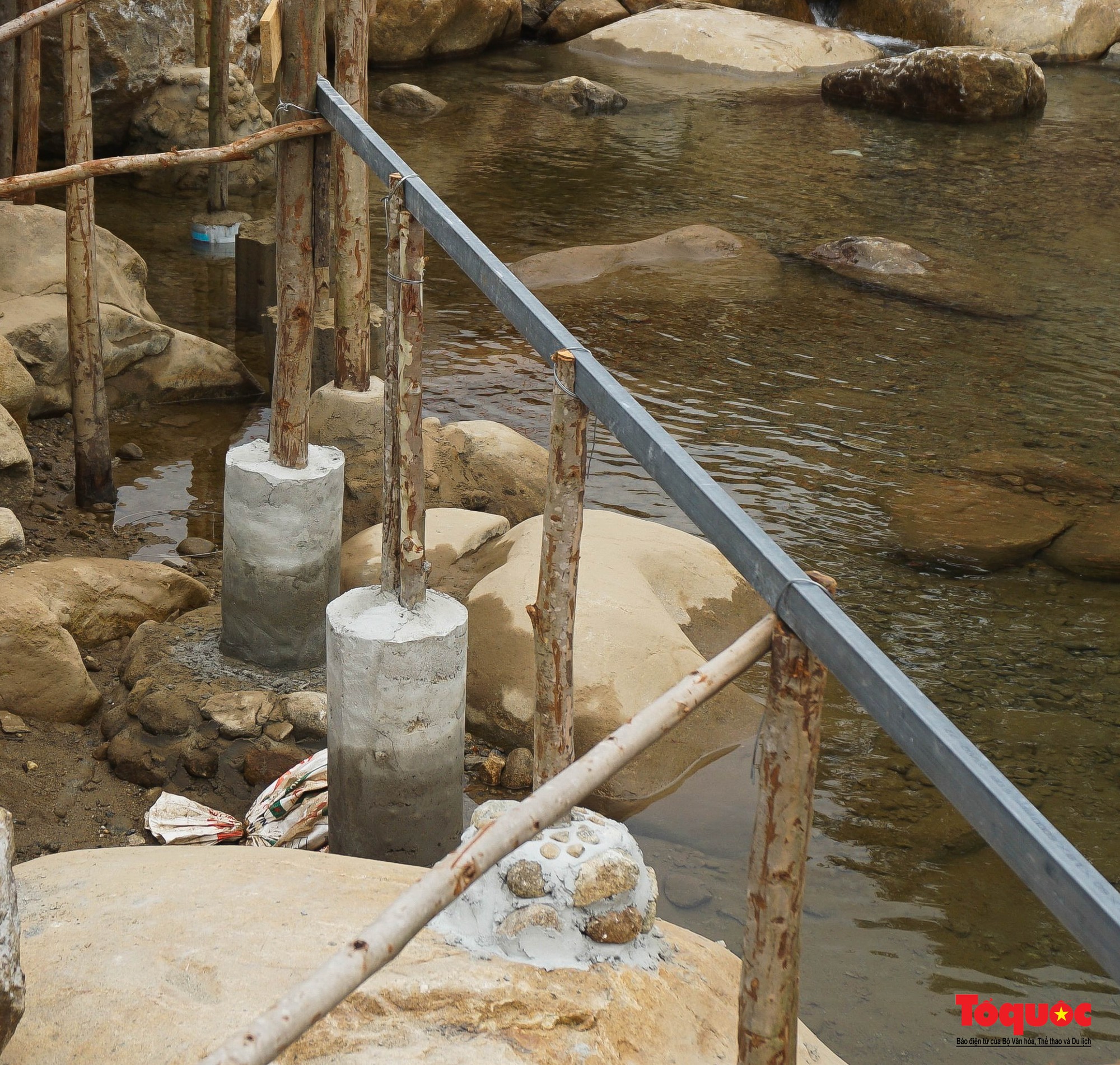 Tháo dỡ loạt công trình chặn dòng suối làm du lịch sinh thái ở Đà Nẵng - Ảnh 4.