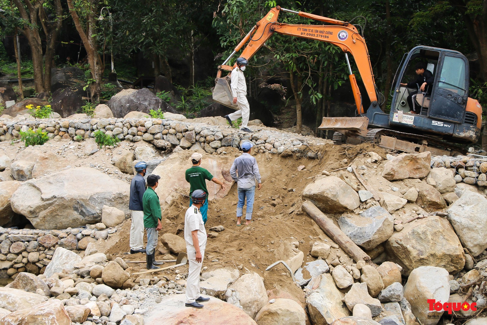 Tháo dỡ loạt công trình chặn dòng suối làm du lịch sinh thái ở Đà Nẵng - Ảnh 8.