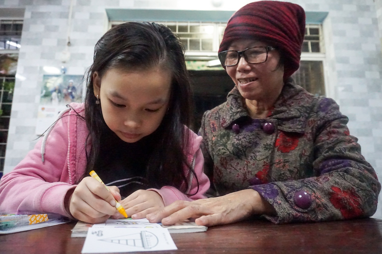Lớp học miễn phí của 2 cô giáo về hưu ở Đà Nẵng, dù bị ung thư nhưng vẫn đứng lớp vì thương học trò - Ảnh 3.