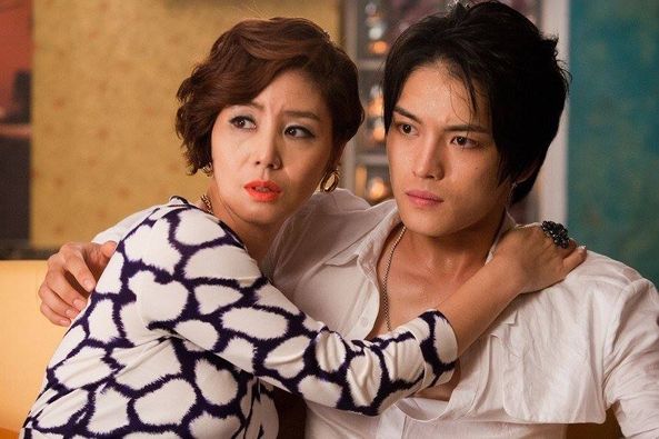 Nhận không ra nhan sắc của &quot;mẹ Lee Min Ho&quot; ở phim mới: Khác lạ hoàn toàn khi sánh vai cùng Song Joong Ki - Ảnh 7.