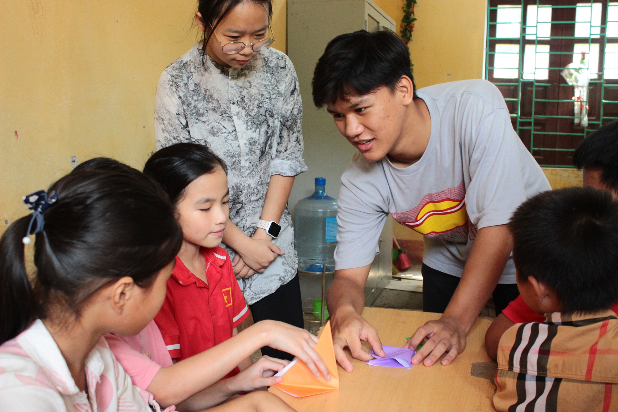 Không điểm IELTS, SAT cao chót vót, nam sinh Hà Nội vẫn "ẵm" học bổng 100% tại Mỹ: Viết bài luận về gấp giấp origami gây xúc động - Ảnh 4. Không điểm IELTS, SAT cao chót vót, nam sinh Hà Nội vẫn "ẵm" học bổng 100% tại Mỹ: Viết bài luận về gấp giấp origami gây xúc động - Ảnh 4.