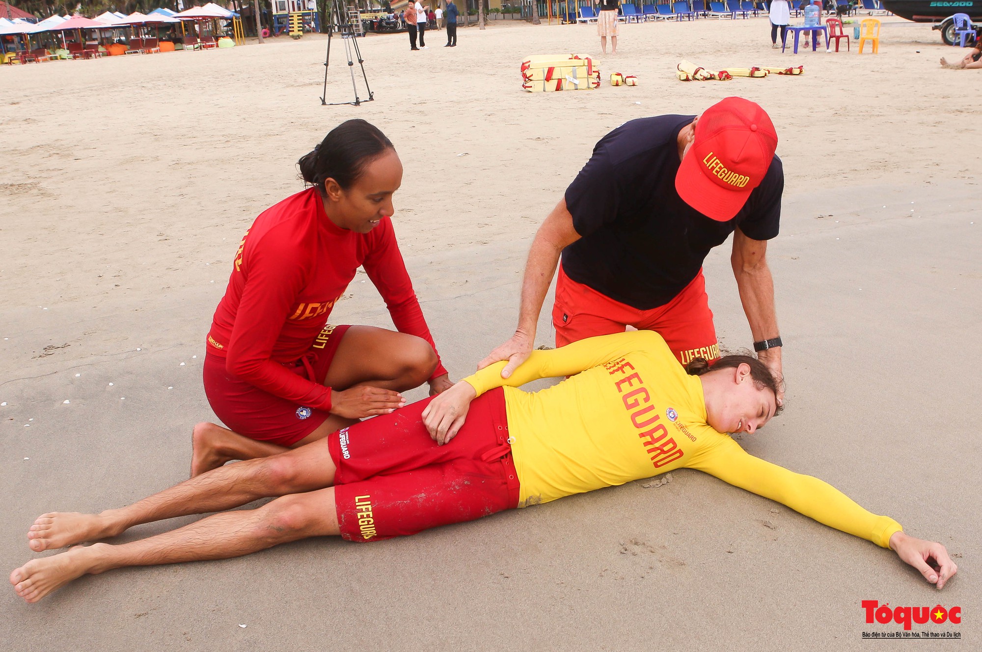 Hình ảnh chuyên gia quốc tế giúp Đội cứu hộ biển Đà Nẵng kỹ năng cứu hộ - Ảnh 12.
