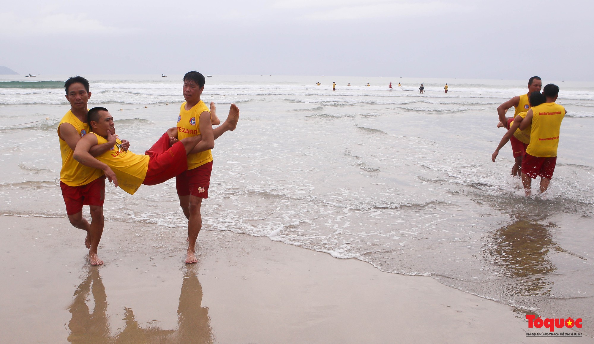 Hình ảnh chuyên gia quốc tế giúp Đội cứu hộ biển Đà Nẵng kỹ năng cứu hộ - Ảnh 13.