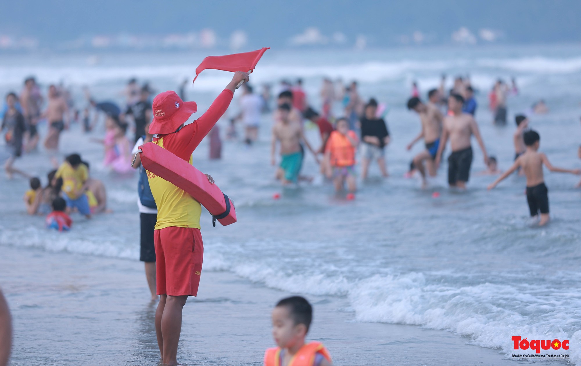 Hình ảnh chuyên gia quốc tế giúp Đội cứu hộ biển Đà Nẵng kỹ năng cứu hộ - Ảnh 17.