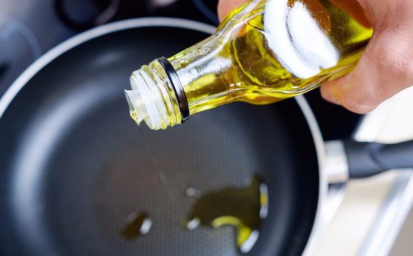 3 loại dầu ăn khiến ung thư gan âm thầm “trú ngụ” trong cơ thể: Làm hỏng nội tạng, tăng cholesterol xấu nhưng nhiều nhà vẫn đang dùng - Ảnh 2.