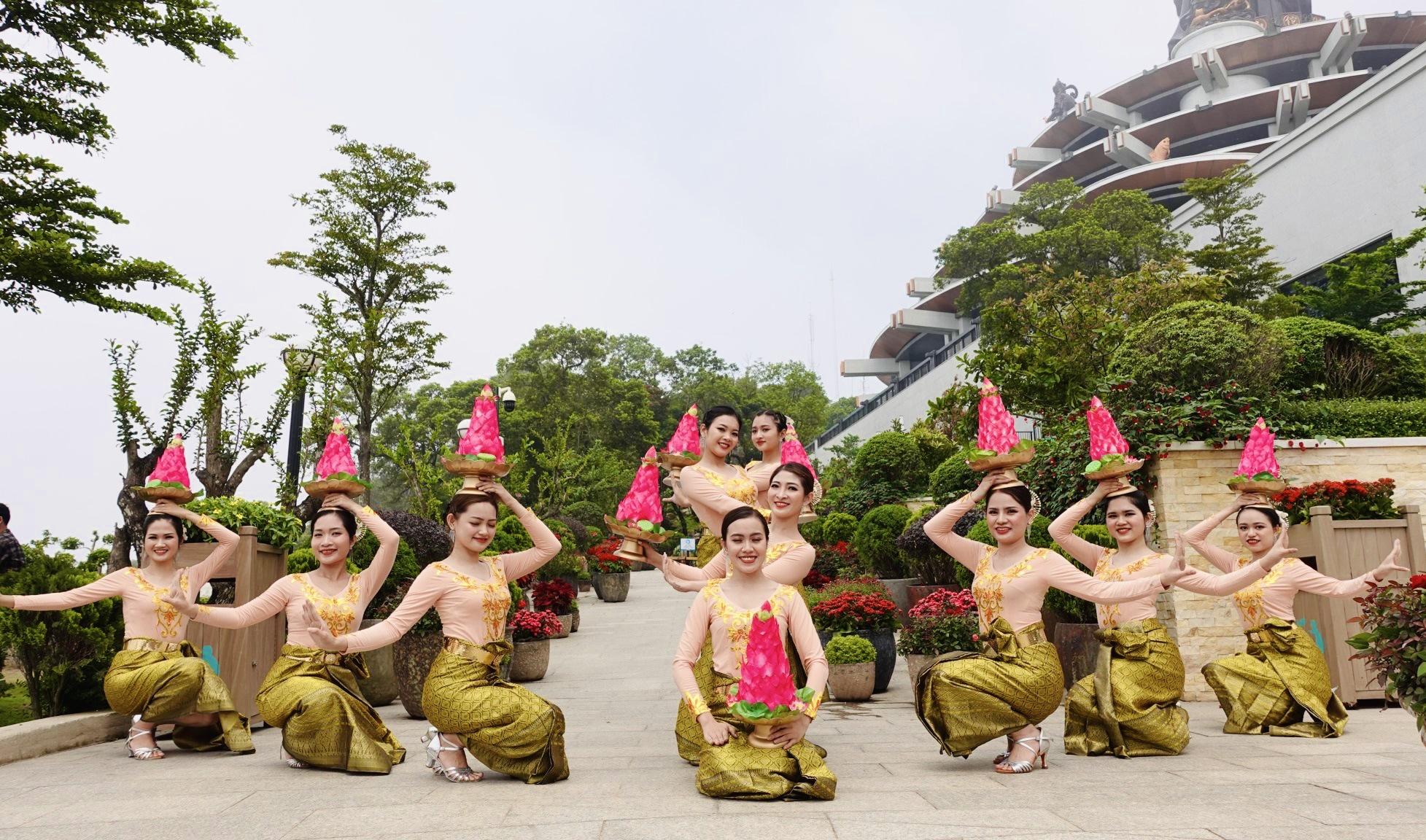 Mục sở thị đặc sắc văn hóa Khmer trên núi Bà Đen trong tháng 4 - Ảnh 1.