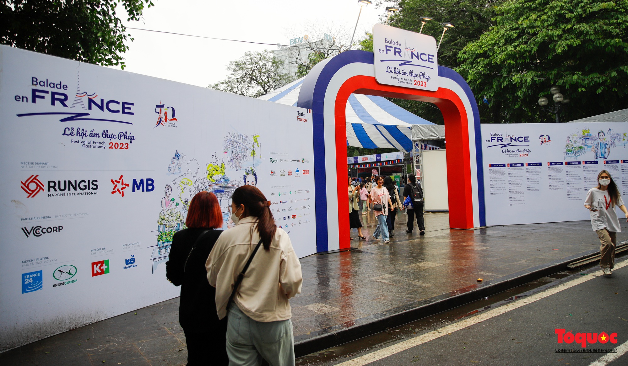 Người dân thủ đô khám phá Lễ hội ẩm thực Pháp tại Hà Nội - Ảnh 1.