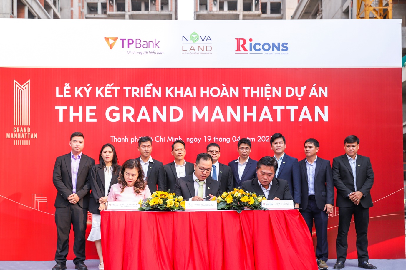 Novaland, TPBank và Ricons ký kết hợp tác triển khai hoàn thiện dự án The Grand Manhattan - Ảnh 1.