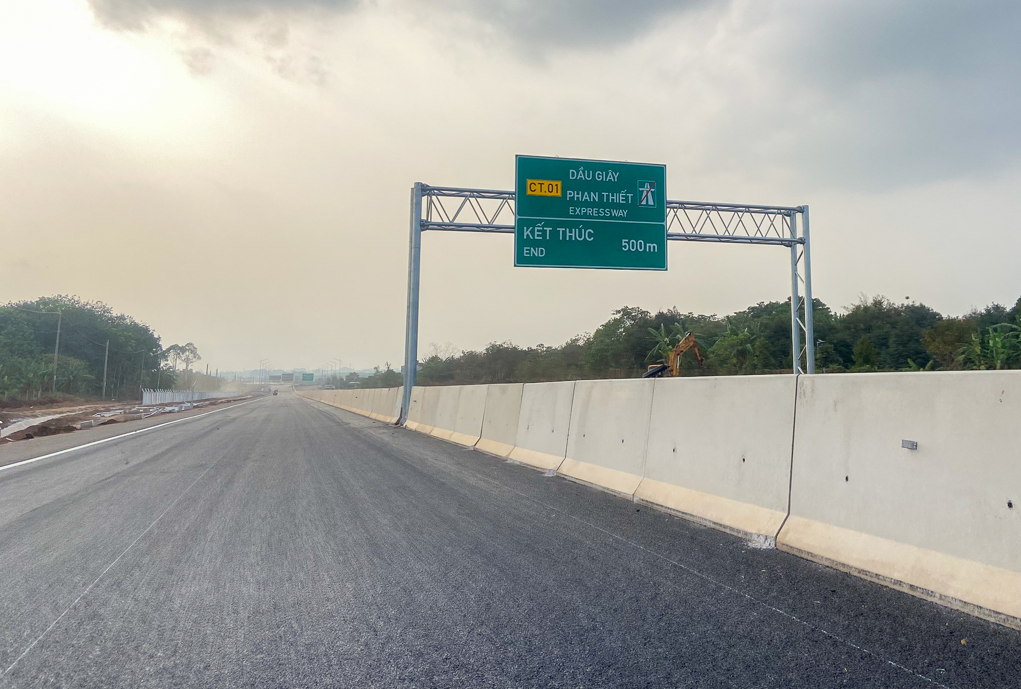 Diện mạo cao tốc nối TP.HCM với Phan Thiết hơn 2 giờ di chuyển trước ngày thông xe  - Ảnh 11.