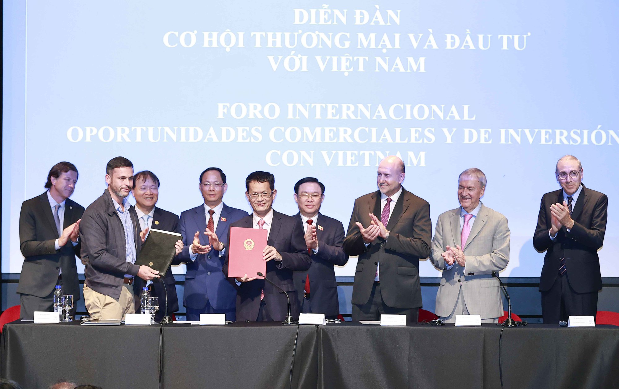 Thúc đẩy hợp tác thương mại giữa các địa phương Việt Nam và tỉnh Santa Fe (Argentina) - Ảnh 8.