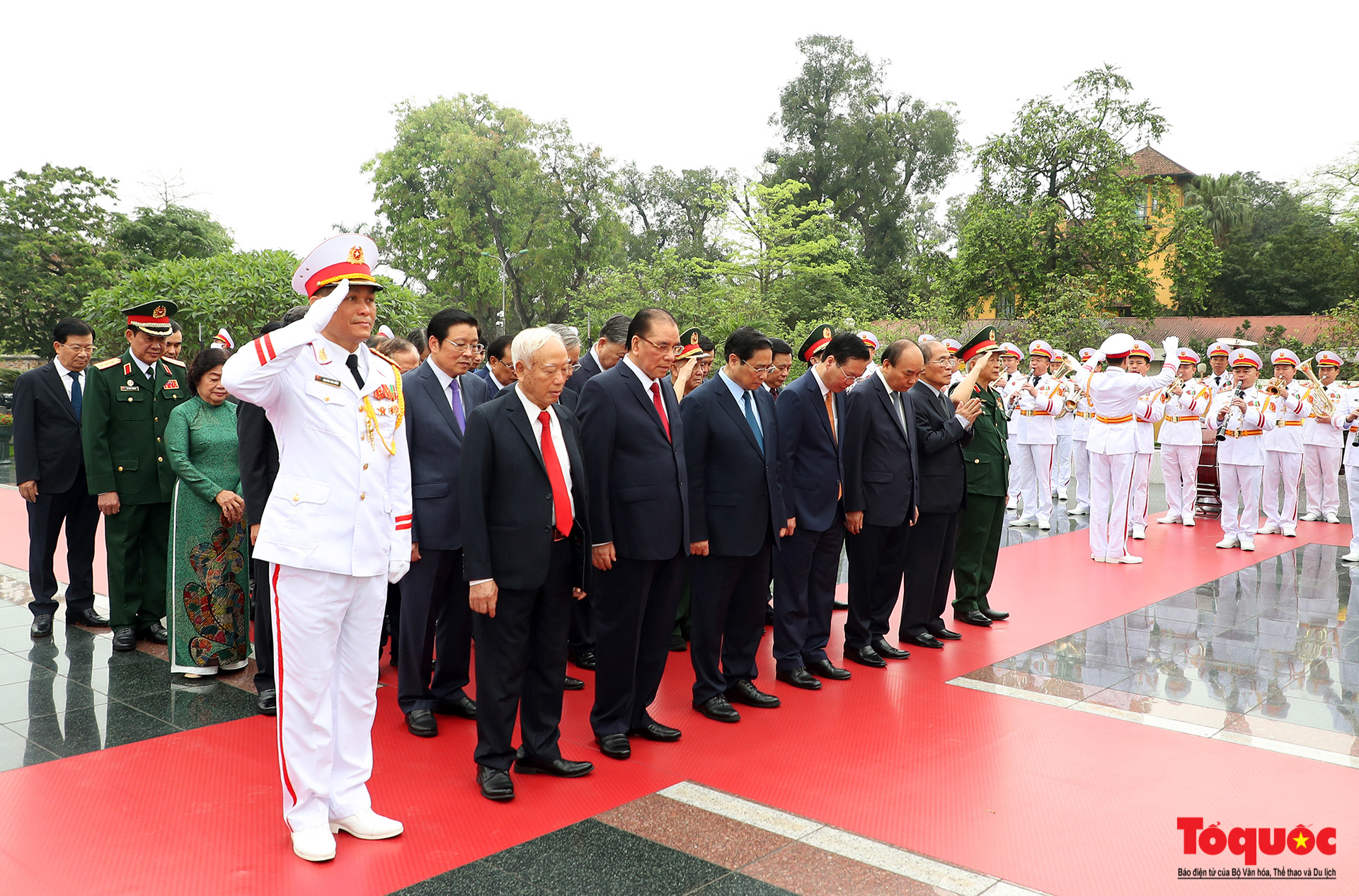 Lãnh đạo Đảng, Nhà nước viếng lăng Chủ tịch Hồ Chí Minh - Ảnh 13.