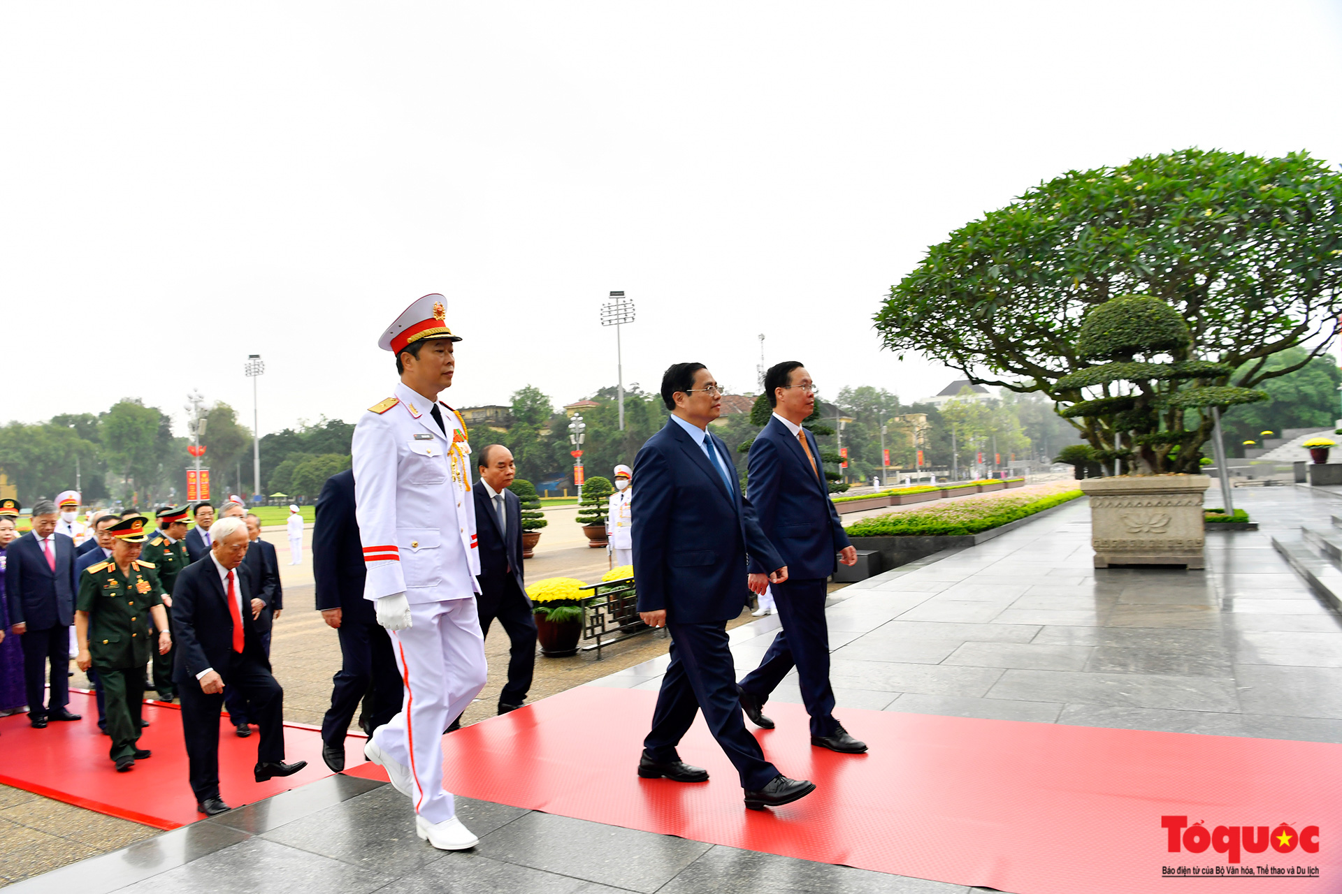 Lãnh đạo Đảng, Nhà nước viếng lăng Chủ tịch Hồ Chí Minh - Ảnh 6.