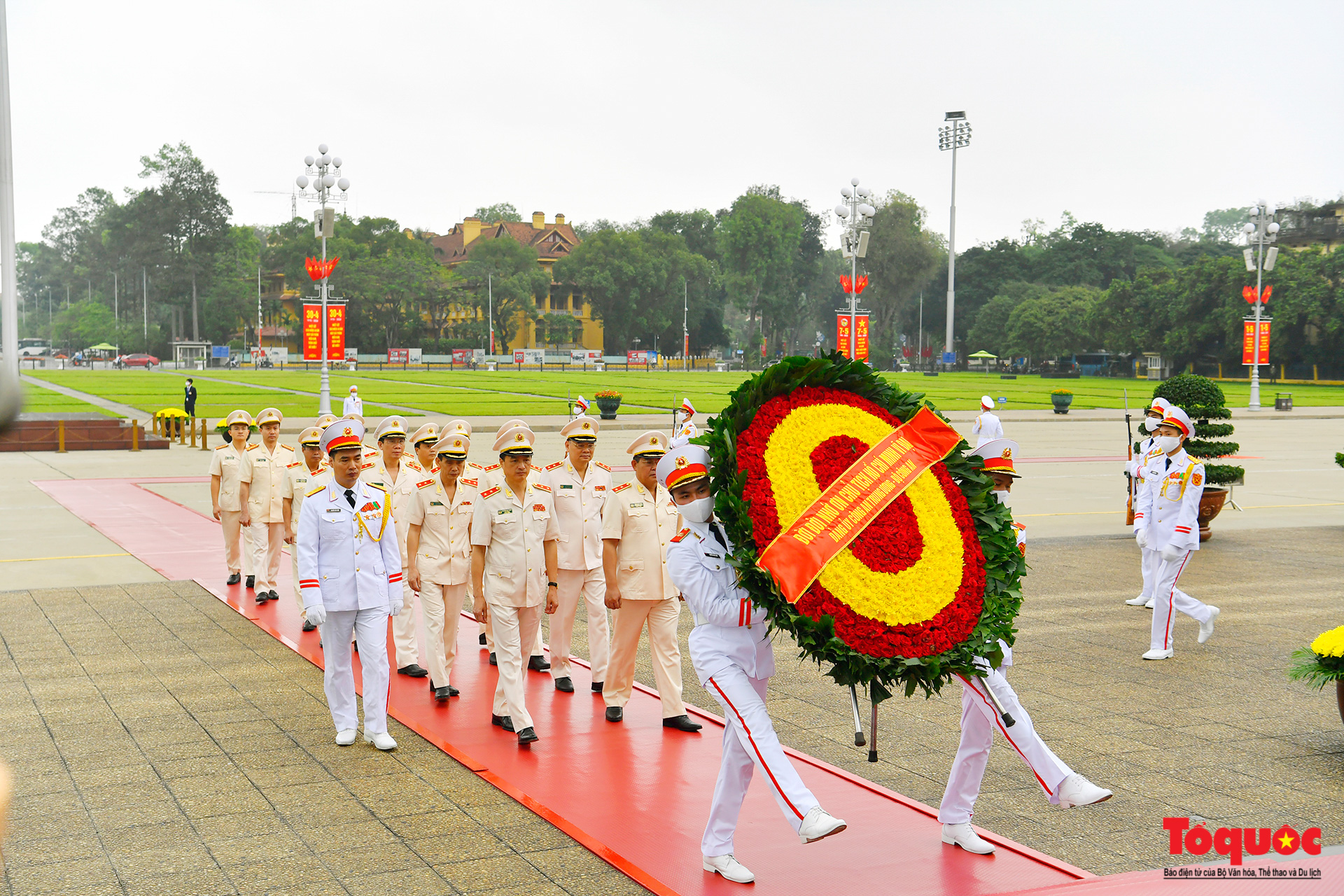 Lãnh đạo Đảng, Nhà nước viếng lăng Chủ tịch Hồ Chí Minh - Ảnh 9.