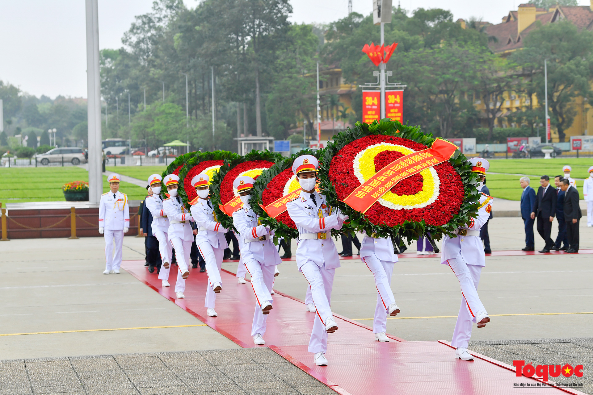 Lãnh đạo Đảng, Nhà nước viếng lăng Chủ tịch Hồ Chí Minh - Ảnh 3.