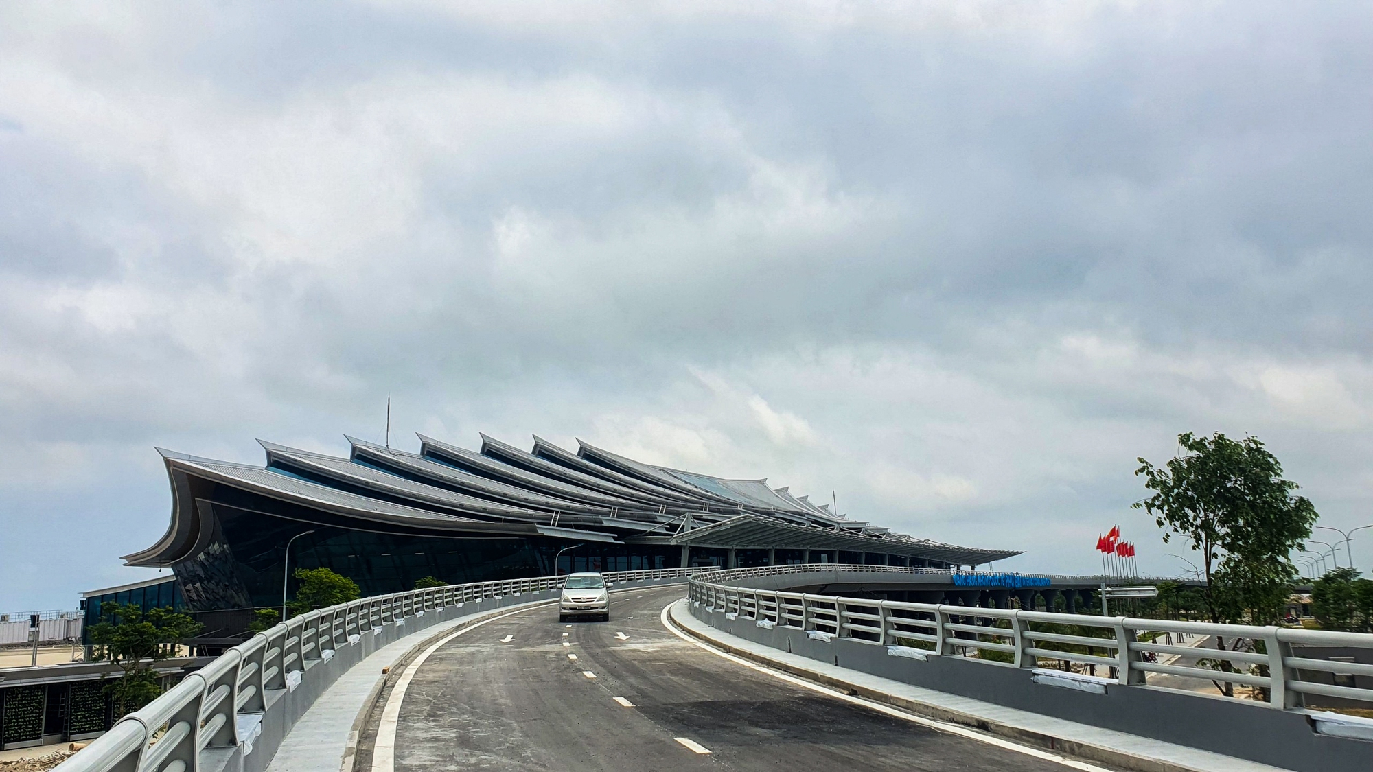 Bắt đầu đưa vào khai thác Nhà ga T2 – Cảng hàng không quốc tế Phú Bài - Ảnh 3.