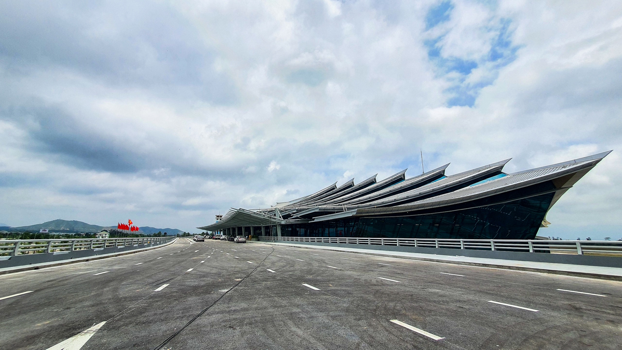 Bắt đầu đưa vào khai thác Nhà ga T2 – Cảng hàng không quốc tế Phú Bài - Ảnh 4.