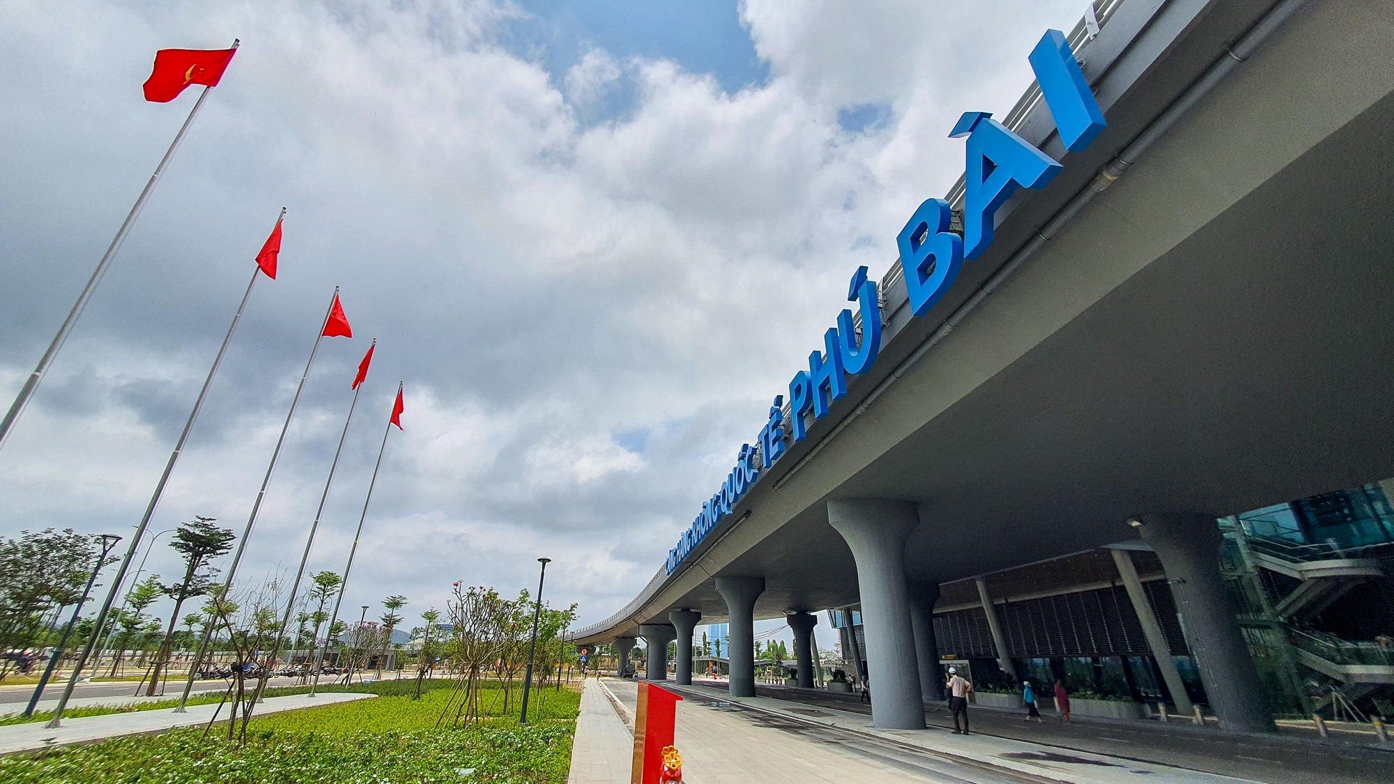 Bắt đầu đưa vào khai thác Nhà ga T2 – Cảng hàng không quốc tế Phú Bài - Ảnh 2.