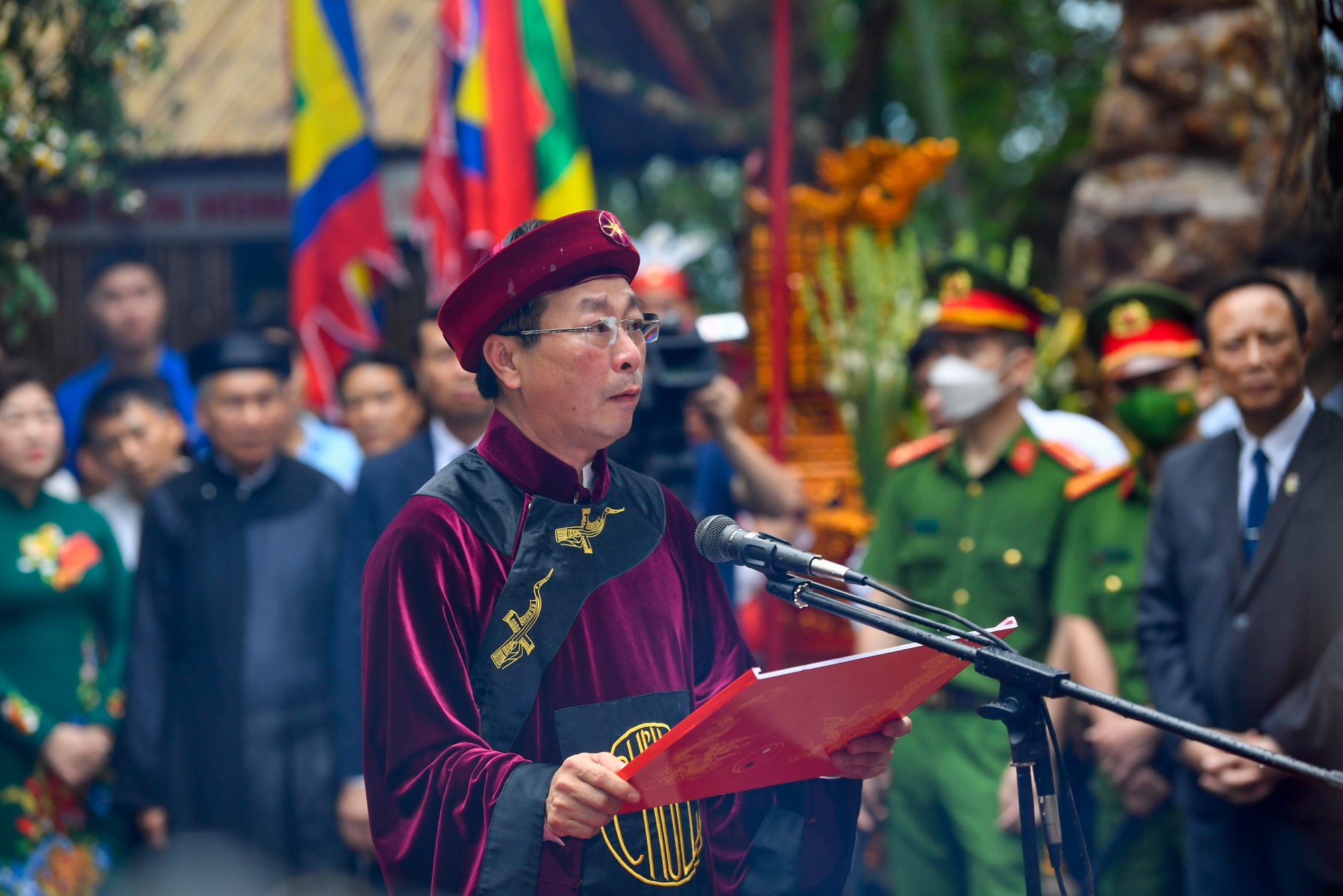 Chủ tịch nước Võ Văn Thưởng và lãnh đạo Đảng, Nhà nước dâng hương giỗ Tổ Hùng Vương 2023 - Ảnh 7.