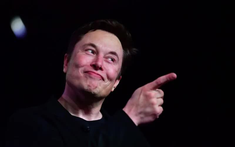 Hãng Tesla: Tuyên bố của ông Elon Musk về khả năng tự lái trên xe Tesla là deepfake - Ảnh 2.