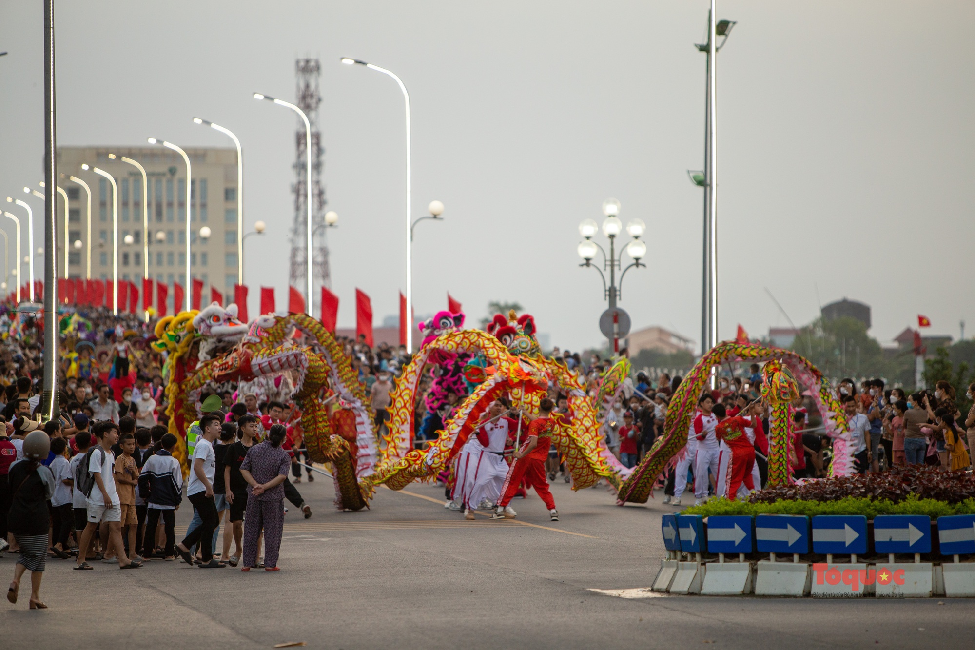 Đa sắc màu và náo nhiệt ở Lễ hội đường phố tại Quảng Bình  - Ảnh 8.