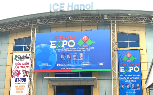 Khách quốc tế từ gần 60 quốc gia vùng lãnh thổ đến tham dự Vietnam Expo 2023 - Ảnh 1.