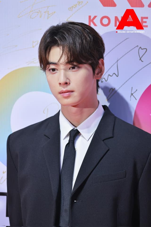 Cha Eun Woo rơm rớm nước mắt, lần đầu biểu diễn sau sự ra đi của Moonbin - Ảnh 3.