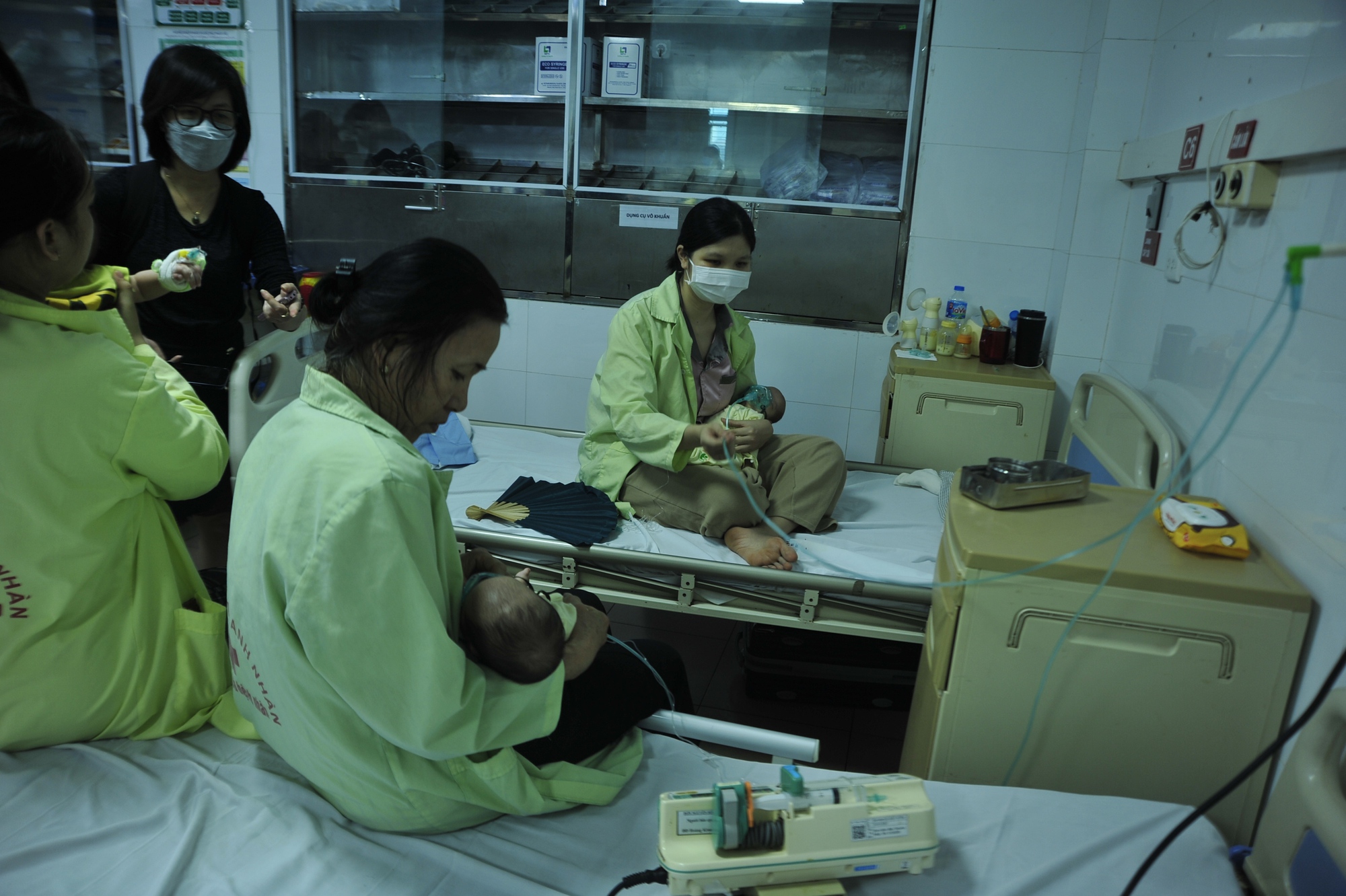 2 bệnh nhân kqbd kèo nhà cái 5 thở oxy